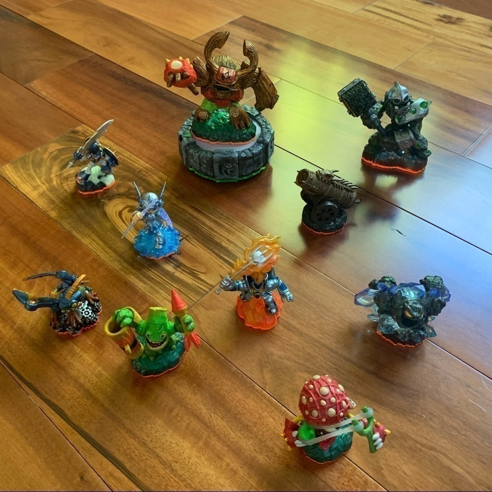 Skylanders figures lot